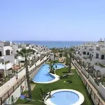 Azul La Mata Playa 아파트 *