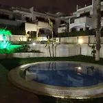 Azul La Mata Playa 公寓 *